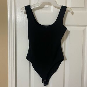 Forever21 slimming scoop neck black bodysuit